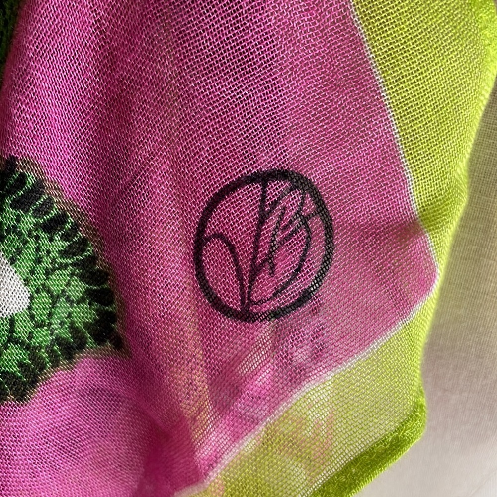 Vera Bradley oblong scarf - Picture 2 of 9